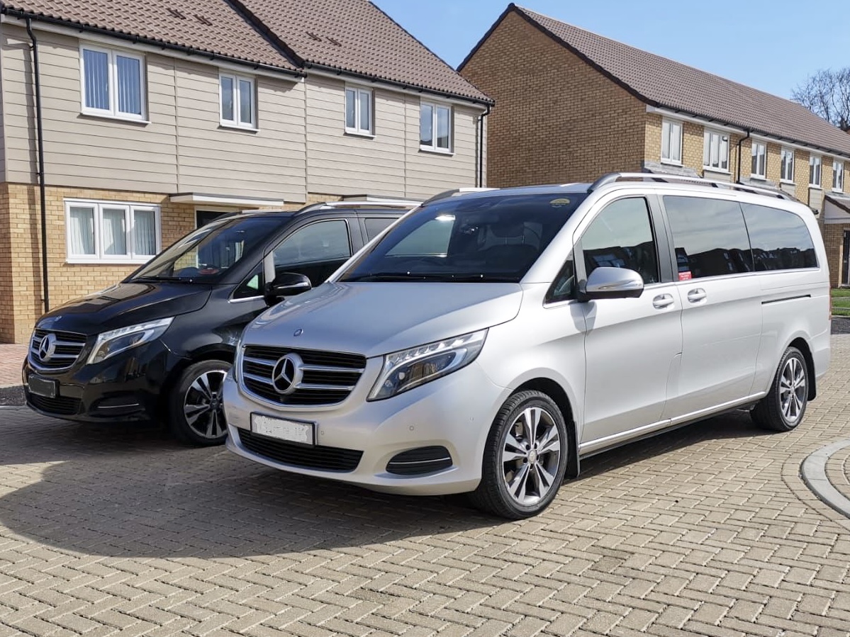 Executive Mercedes vehicle for fixed price airport transfers